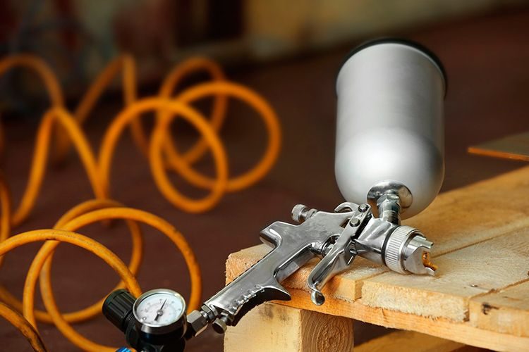 pistola-barnizado-muebles-cordoba